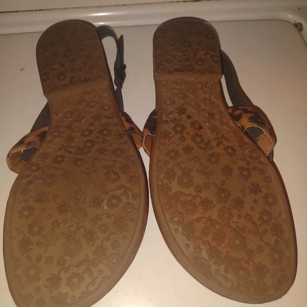 Woman's Maurices Slingback Flat Sandles Leopard‎ Brown Buckle Strap size 9